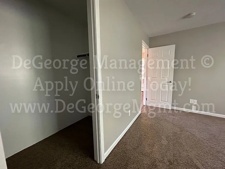 Burdick Estates Apartments — Photo 108