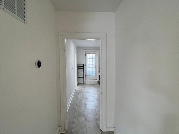 4th image of 4321 Sheldon Ave #1