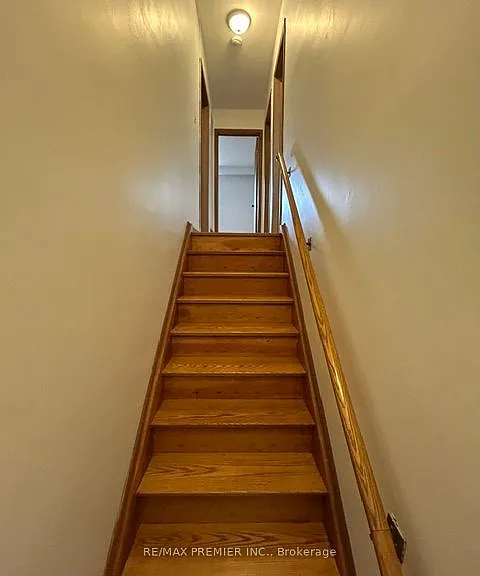 19 Sandbourne Cres — Photo 12