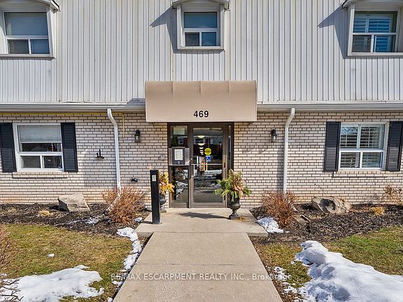 2nd image of 469 Claridge Rd #5