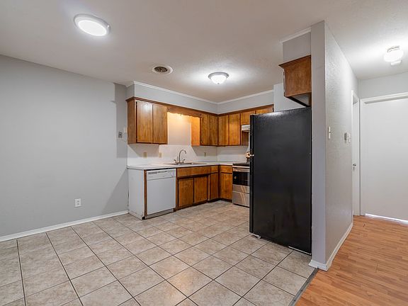 4th image of 6824-6826 S Jackson St #6824