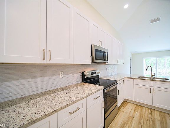 4th image of 725 Long Island St E