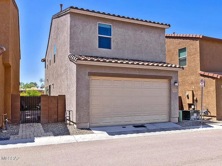 1032 E Descent St — Photo 30