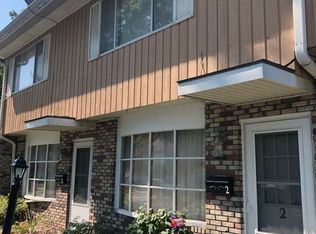 174 9th St APT 02, Lincoln, IL 62656