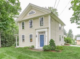 97 Neipsic Rd, Glastonbury, CT 06033