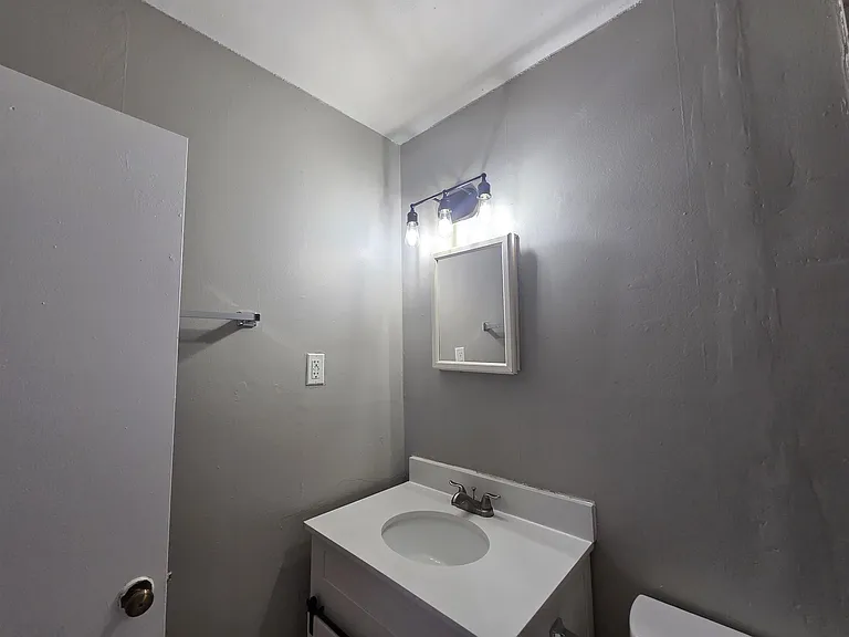 5787 Northland Dr — Photo 27