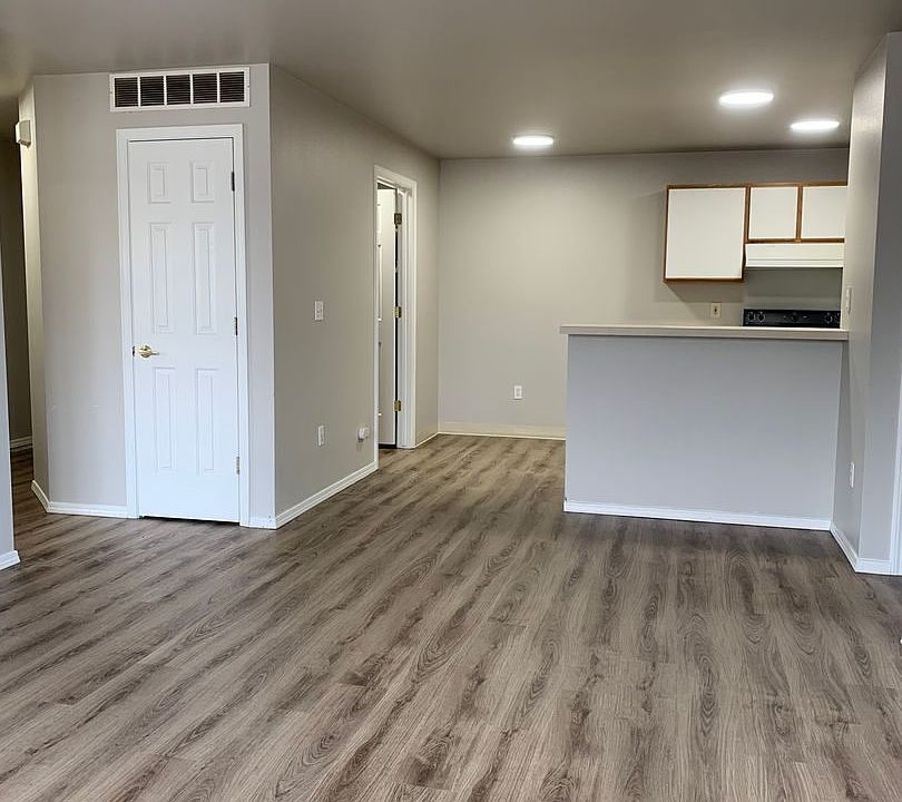 1st image of 6733 W Overland Rd APT 102