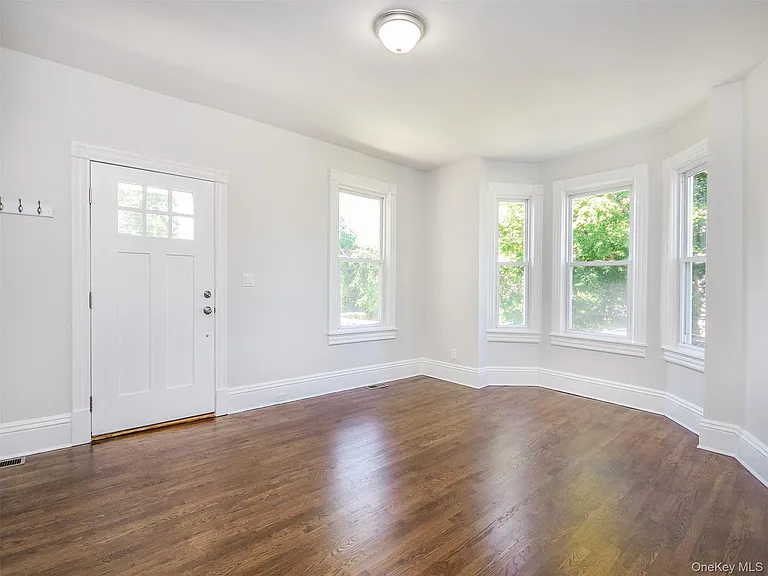 114 Sea Cliff Ave #1 — Photo 3