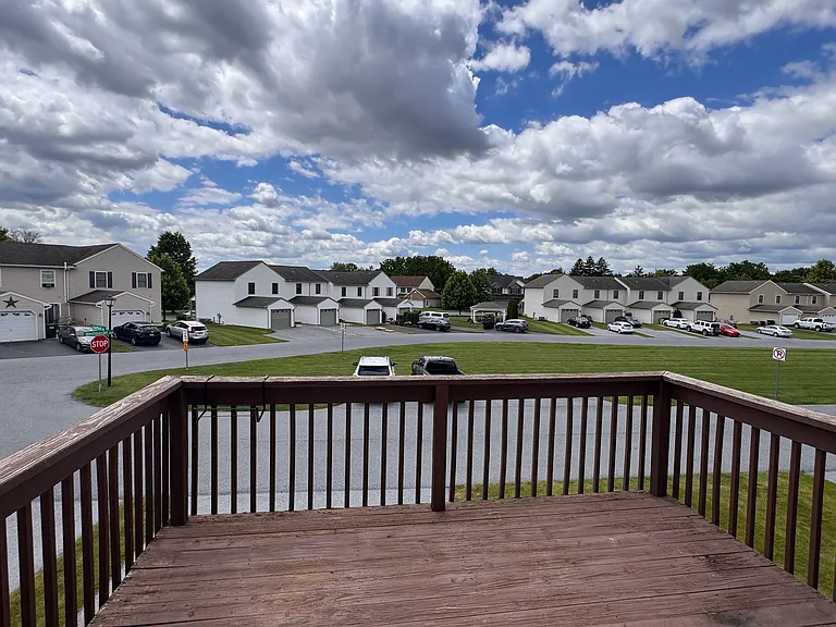 250 Limestone Dr — Photo 32
