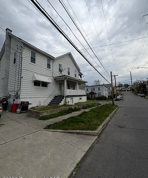 111 W Grove St #2 — Photo 6