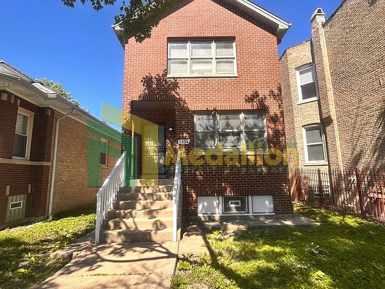 5954 S Maplewood Ave — Photo 1