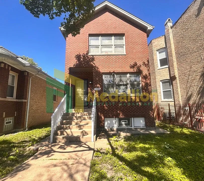 5954 S Maplewood Ave