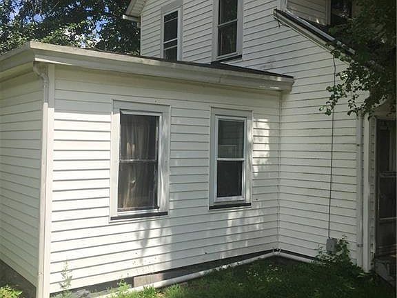 3rd image of 126 Sylvester St