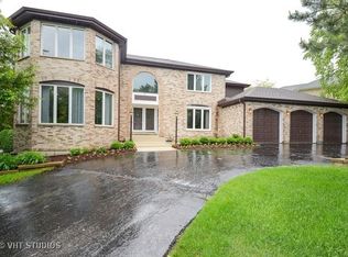 329 Hambletonian Dr, Oak Brook, IL 60523