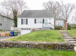 31 Rockledge Dr, Waterbury, CT 06706