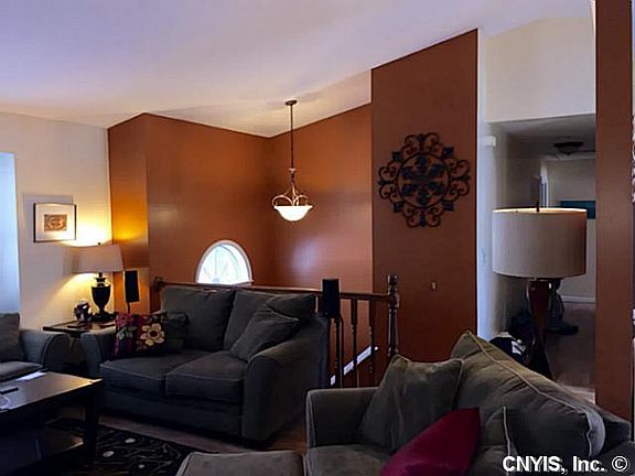 5th image of 415 Idlewood Blvd