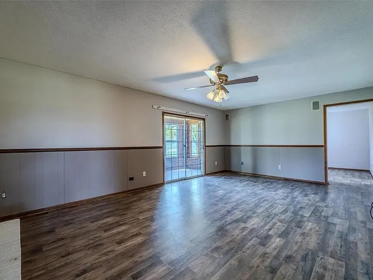 27018 N Highway 5 — Photo 10