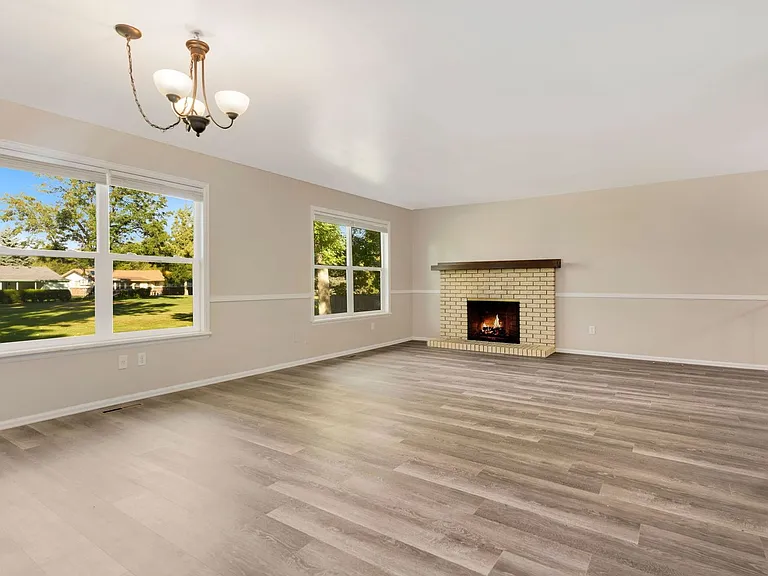 1848 Marlborough Ct — Photo 4