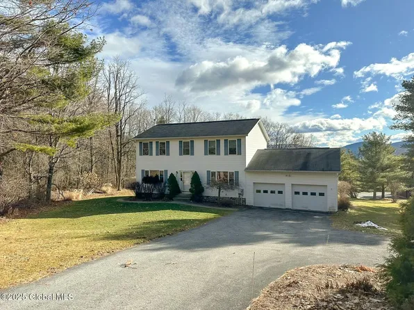 10 Bluebird Lane, Bolton Landing, NY 12814
