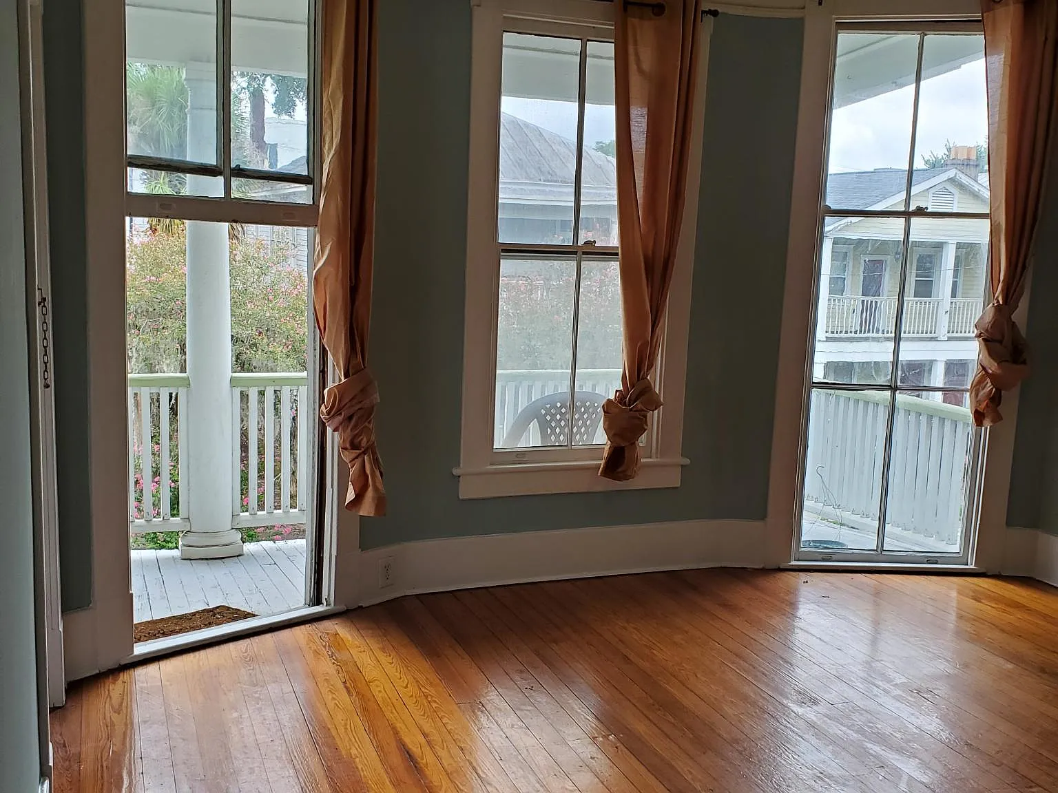 3 bed, 1800 sqft, $1,900 — Photo 2