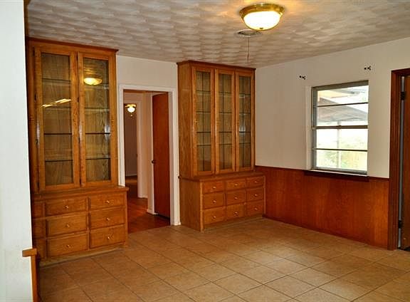 5th image of 1614 University Dr