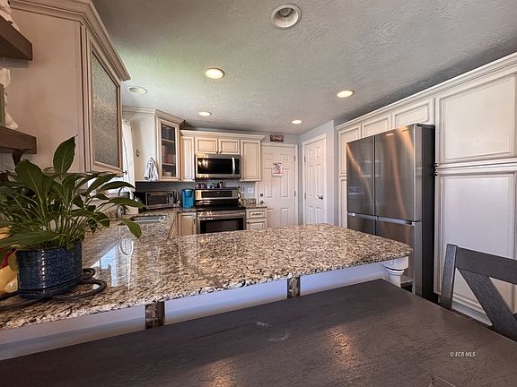 5th image of 3309 Dux Ave