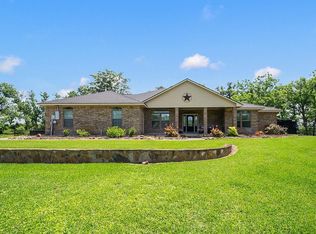 318 Sunrise Blvd, Angleton, TX 77515