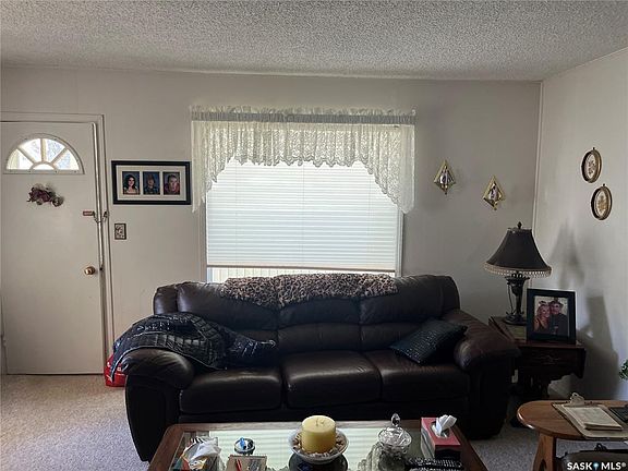 3rd image of 98 3rd St NE