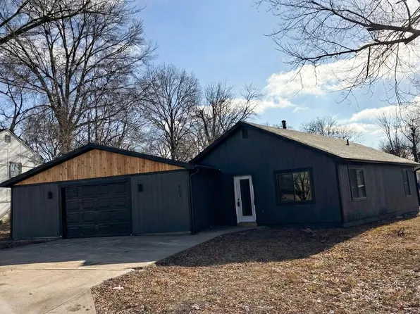 501 NE 67th St, Gladstone, MO 64118