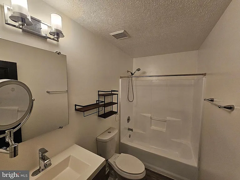 730 Ox Bow Ln — Photo 17