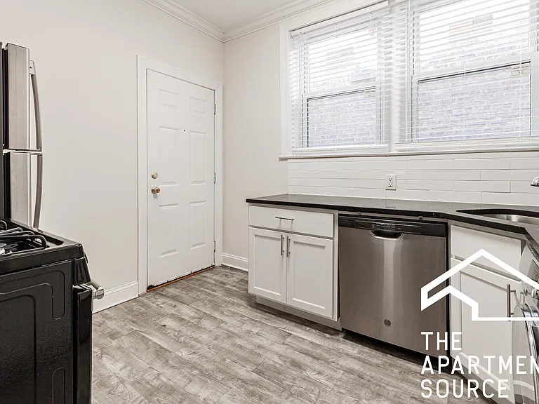 1132 Maple Ave #2 — Photo 3