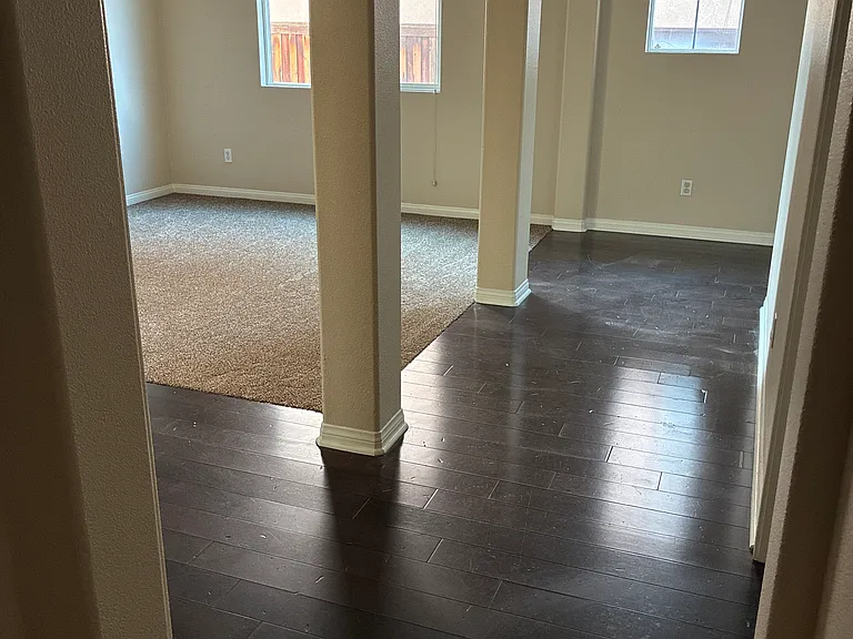 34123 Crenshaw St — Photo 2