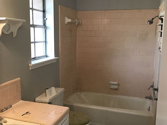 2nd image of 128 Patricia Ann Pl