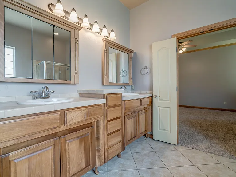 17108 Prestwick Cir — Photo 43
