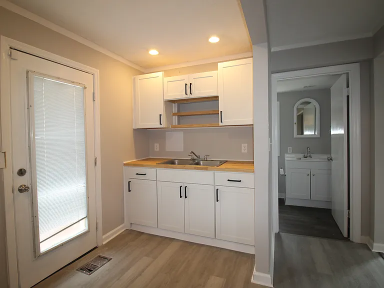 2600 Knott Rd — Photo 10