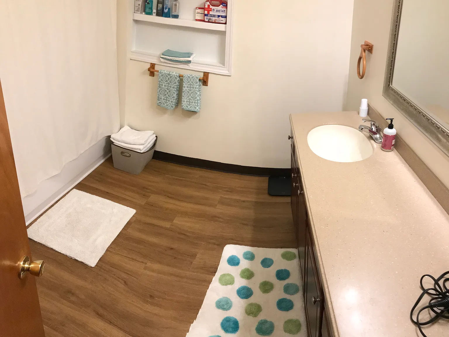 3 bed, 3000 sqft, $1,600 — Photo 3