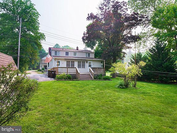 4th image of 160 Sproul Rd