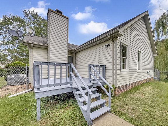 5th image of 1004 Dandelion Dr