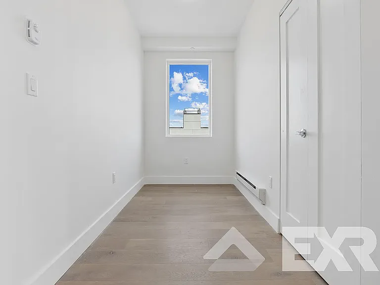 48 Somers St #304 — Photo 12