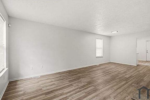 3rd image of 621 E 115th St