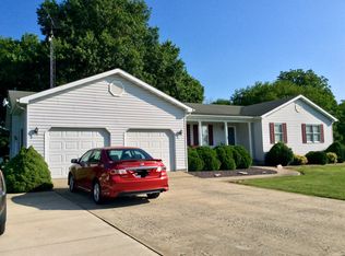 14343 N Pump House Ln, Mount Vernon, IL 62864