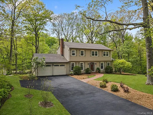 10 Silvermine Dr Photo 1