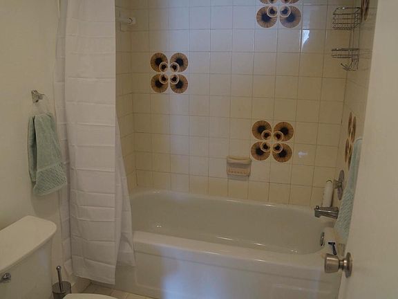 3rd image of 2201 S Ocean Dr APT 1702