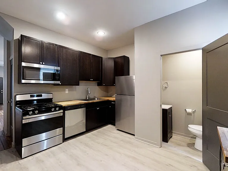 1238 E Mound St — Photo 24