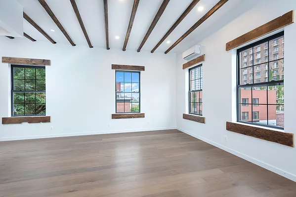 Rented by Michal Kuras, LREB | media 18