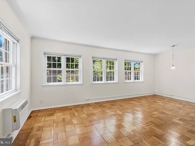 3226 Gunston Rd — Photo 10