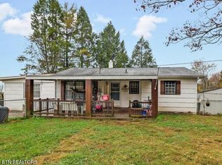 111 Raymond Bingham Rd, Oakdale, TN 37829