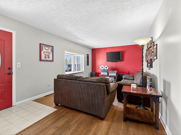 3rd image of 1309 Lusch Rd