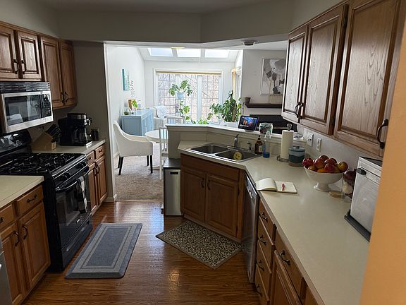 3rd image of 218 E Village Ln