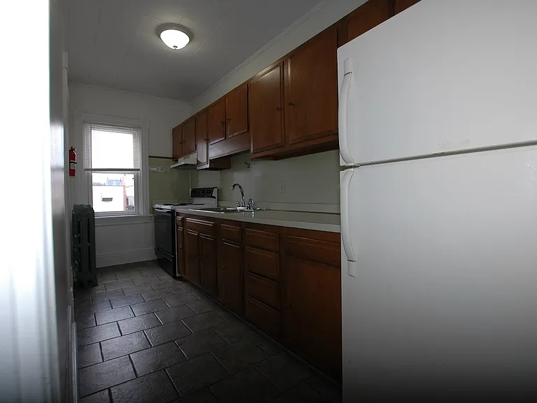 806 Mifflin St #2 — Photo 2